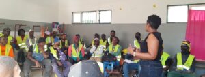 Construction workers receive training on GBV, health and safety at work as part of the Habitat Regeneration Program in the Pensamento and São Pedro neighborhoods