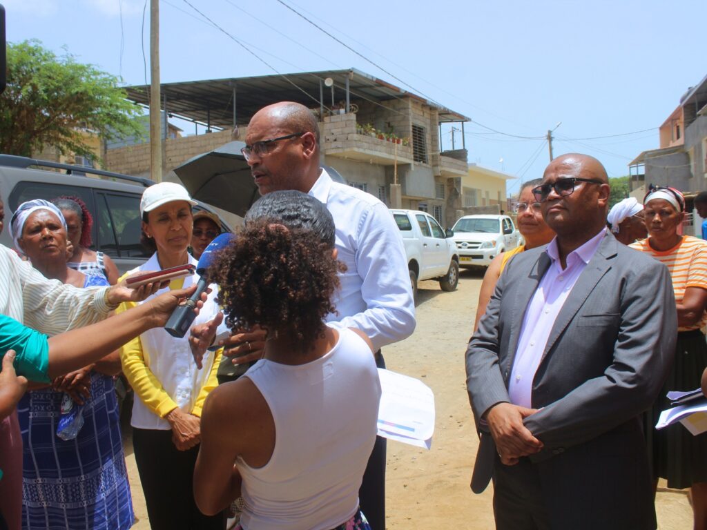 Entrega Simbólica de Casas reabilitadas nos bairros de Pensamento e São Pedro- Cidade da Praia